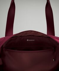 City Adventurer Duffle Bag 29L | lululemon KSA City Adventurer Duffle Bag 29L | lululemon KSA